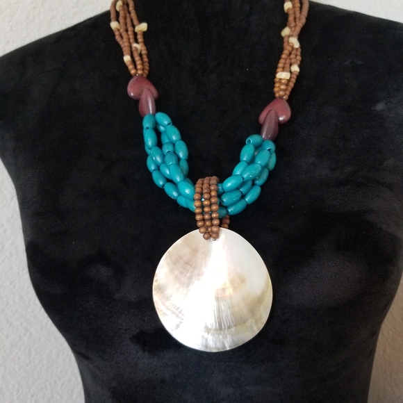 Beaded Necklace with Shell Pendant - Picture 2 of 9